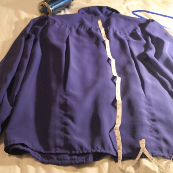 Blouse, buttons in the front. Size 22W. La Blouse brand. Good condition. - Picture 3 of 7